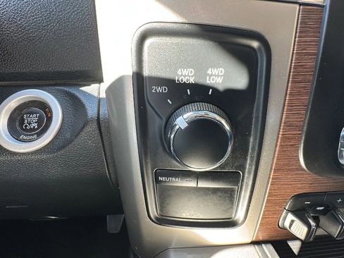 Used 2014 RAM 2500 Laramie w/ Convenience Group image 19