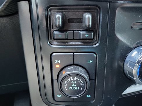 Used 2025 Ford F150 Lariat w/ Equipment Group 501A Mid AWD/4WD image 30