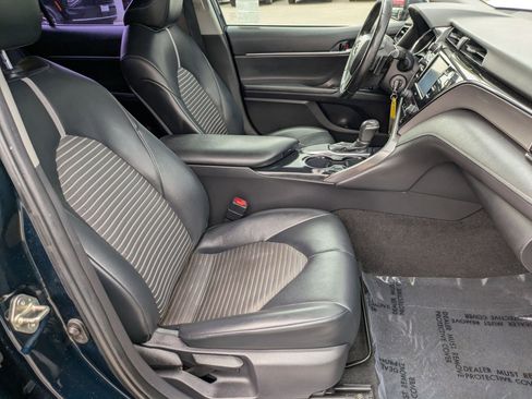 Used 2020 Toyota Camry SE image 27