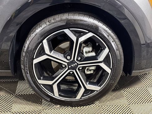 Used 2023 Kia Niro EX Touring image 24