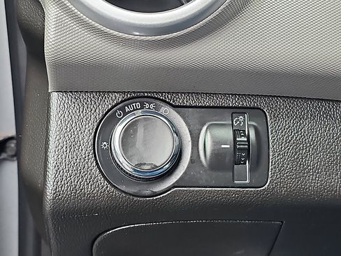 Used 2020 Chevrolet Sonic LT image 25