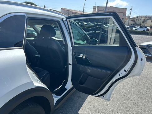 Used 2022 Kia Niro EX FWD image 41