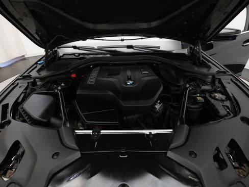 Used 2017 BMW 530i xDrive AWD/4WD image 3