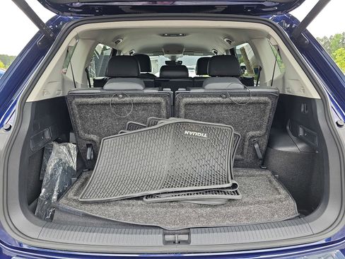 Used 2024 Volkswagen Tiguan Wolfsburg Edition FWD image 14