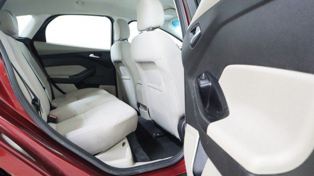 Used 2015 Ford Focus SE FWD image 11