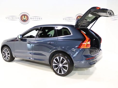 Used 2022 Volvo XC60 B5 Momentum w/ Advanced Package AWD/4WD image 28