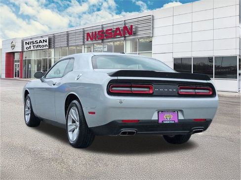 Used 2023 Dodge Challenger SXT image 5