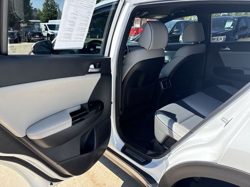 Used 2019 Kia Sportage EX w/ EX Sport Appearance Package AWD/4WD image 11