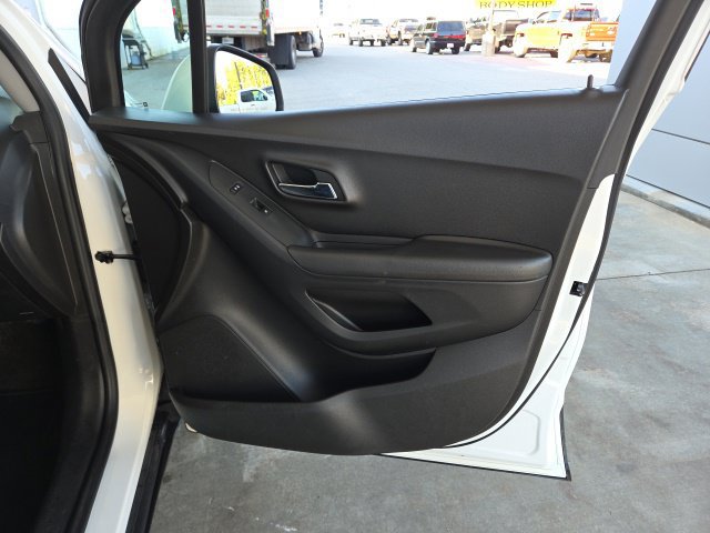 Used 2017 Chevrolet Trax LS FWD image 41