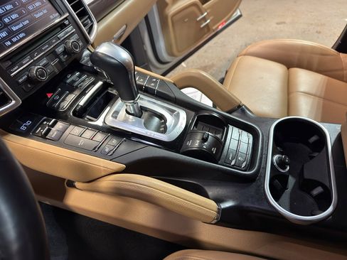 Used 2014 Porsche Cayenne image 20