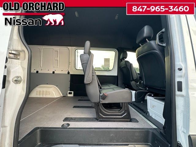 Used 2024 Mercedes-Benz Sprinter 2500 image 13