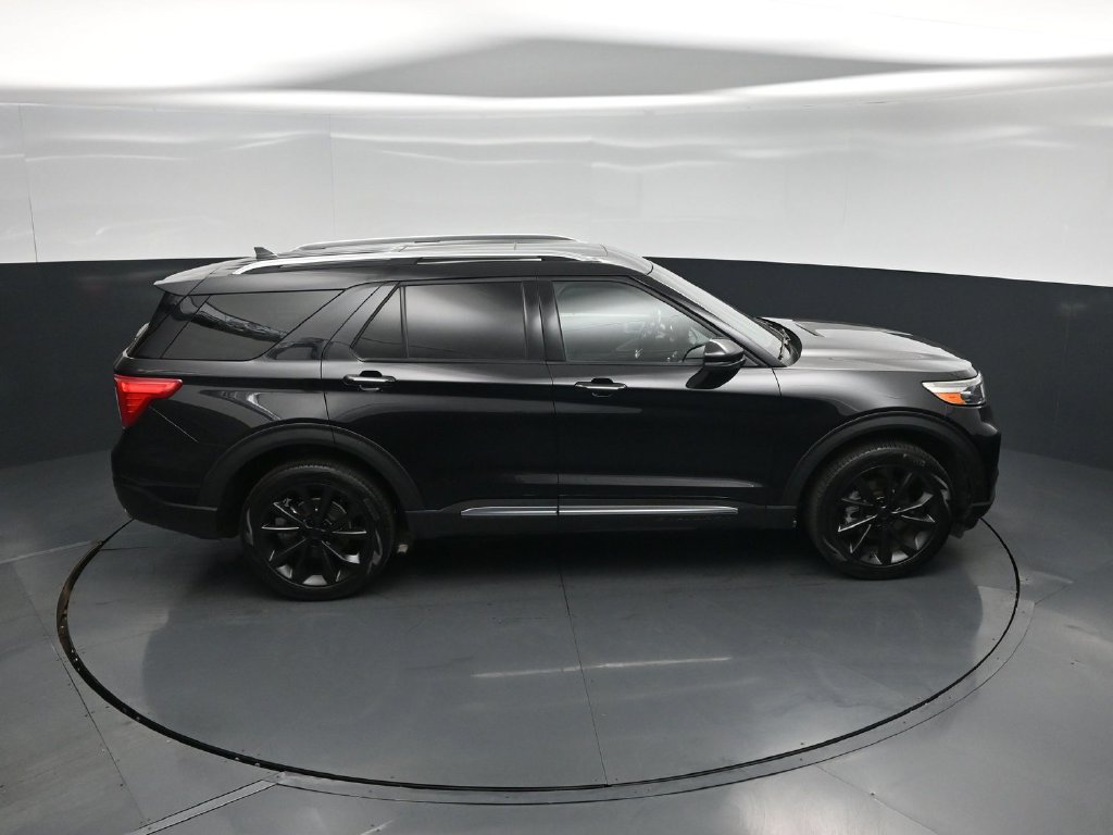Used 2022 Ford Explorer Platinum w/ Equipment Group 601A AWD/4WD image 40