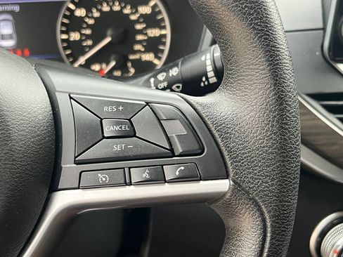 Used 2023 Nissan Altima 2.5 SV FWD image 26