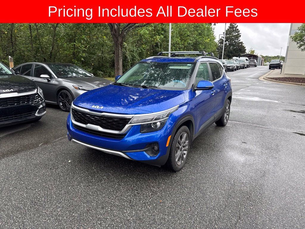 Certified 2023 Kia Seltos S w/ Navigation Package FWD image 3