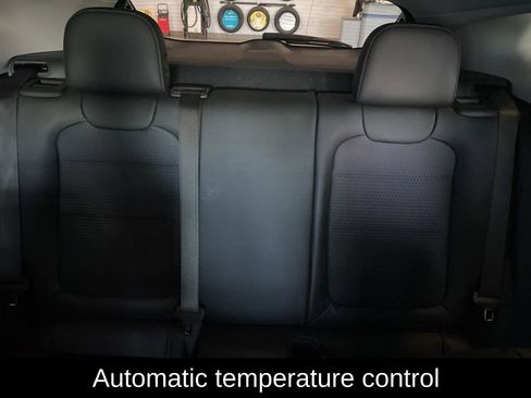 Used 2025 Chevrolet Trax LT w/ LT Convenience Package image 12