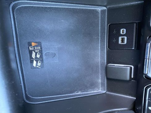 Used 2022 Chevrolet Tahoe Z71 w/ Z71 Off-Road Package image 17