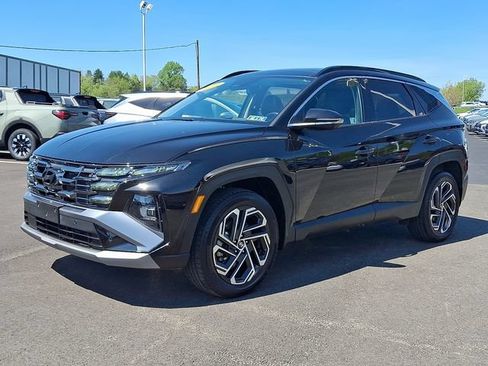 Used 2025 Hyundai Tucson Limited AWD/4WD image 3