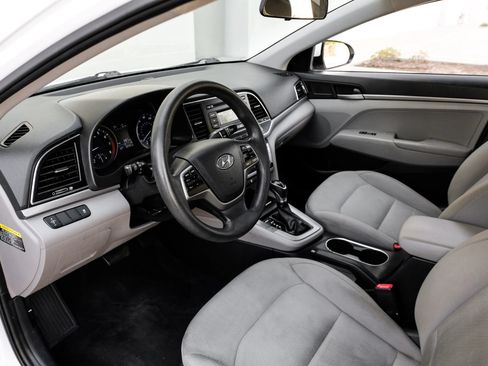 Used 2017 Hyundai Elantra SE FWD image 21