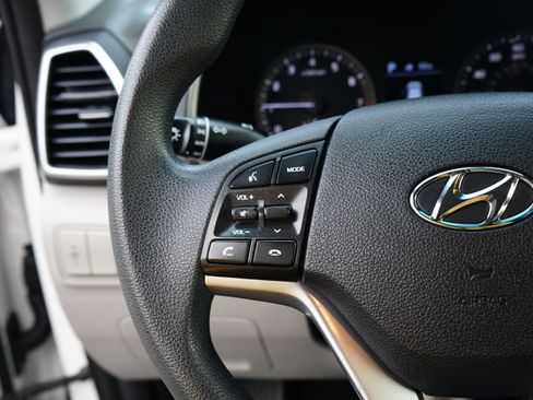 Used 2020 Hyundai Tucson SE image 25