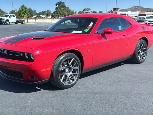 Used 2016 Dodge Challenger R/T Plus RWD image 7