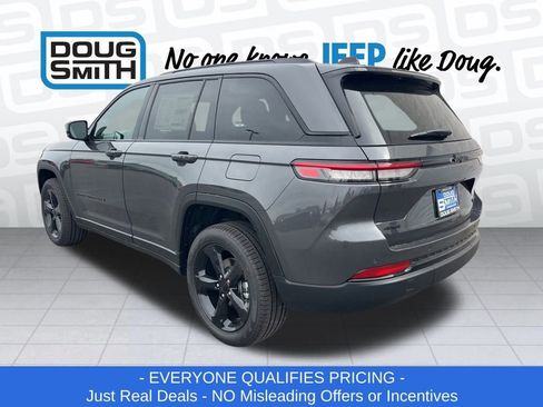 New 2025 Jeep Grand Cherokee Limited w/ Black Appearance Package image 33