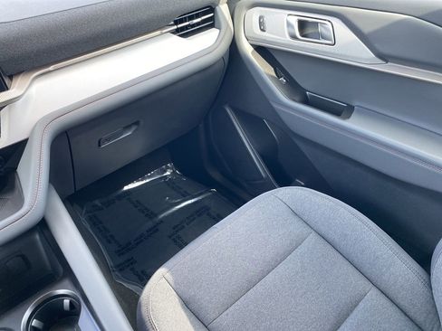 Used 2026 Ford Explorer Active RWD image 15