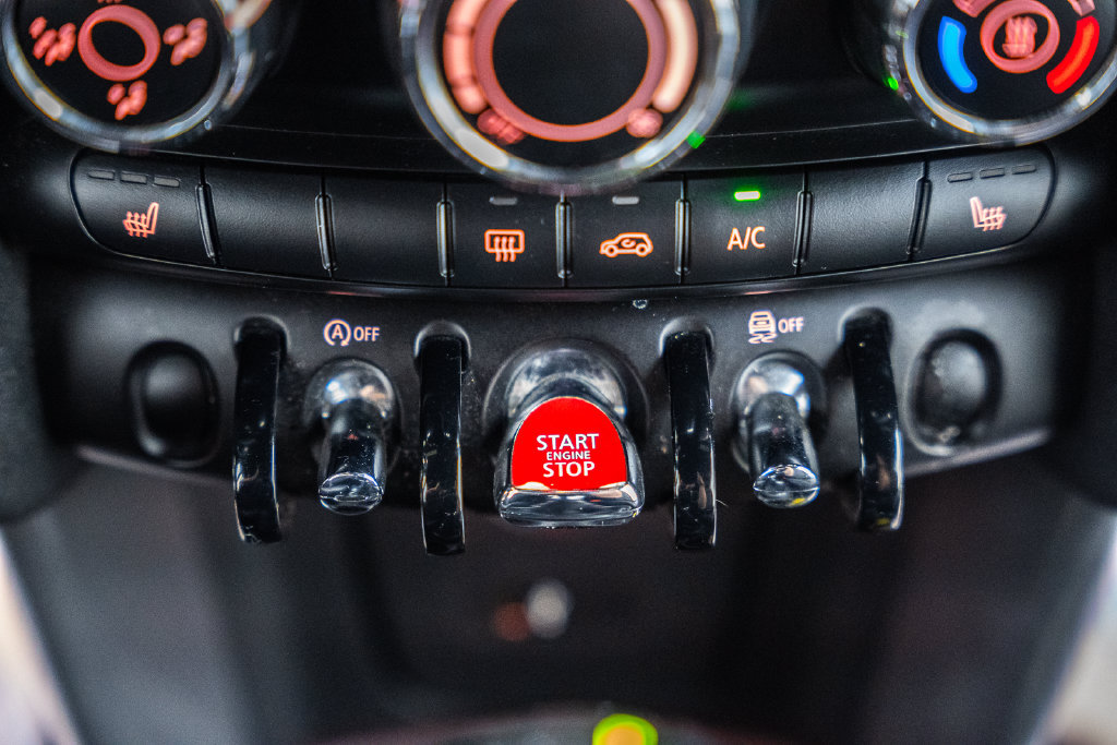 Used 2019 MINI Cooper Convertible FWD image 32