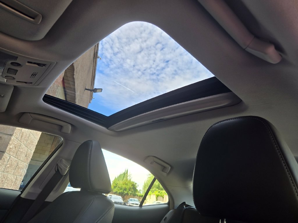 Used 2016 Lexus IS 200t RWD image 18