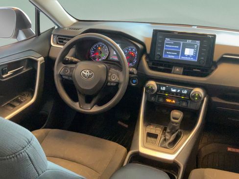 Used 2019 Toyota RAV4 XLE w/ Convenience Package FWD image 31