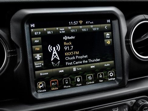 Used 2021 Jeep Wrangler Unlimited Sahara image 41