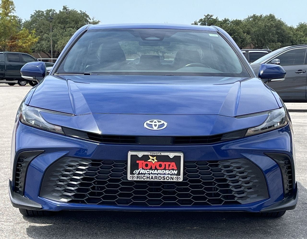 Used 2025 Toyota Camry SE FWD image 7
