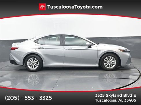 Used 2025 Toyota Camry LE image 1