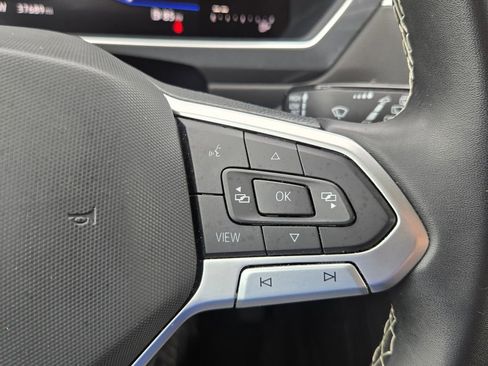 Certified 2023 Volkswagen Tiguan SE FWD image 24