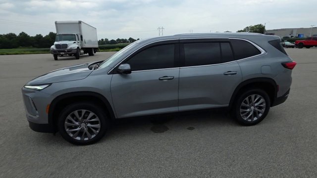 Used 2025 Buick Enclave Preferred FWD image 6