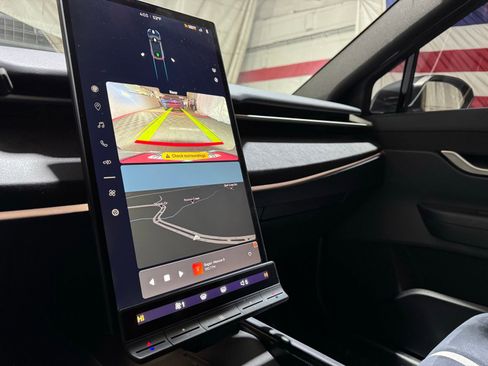 Used 2023 Fisker Ocean Extreme image 17