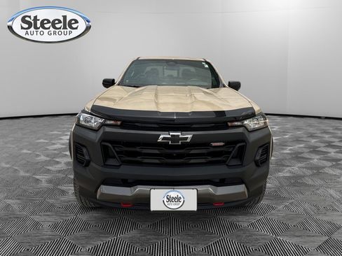 Used 2023 Chevrolet Colorado Trail Boss w/ Technology Package AWD/4WD image 8