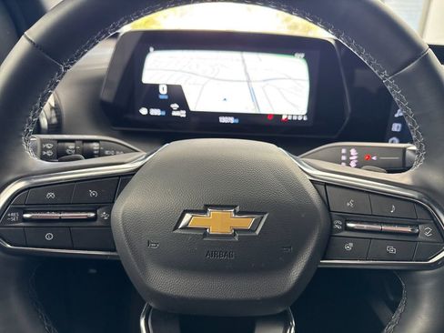 Used 2025 Chevrolet Equinox LT image 23