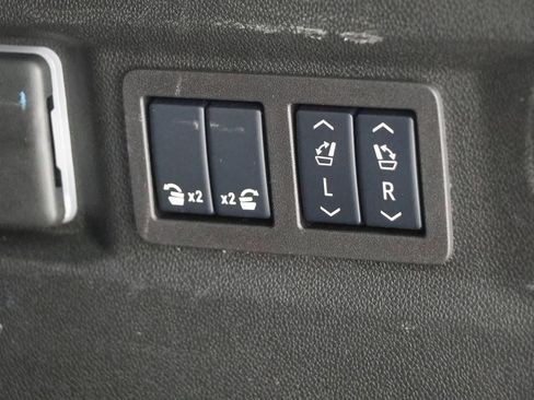 Used 2025 Chevrolet Tahoe Premier image 32