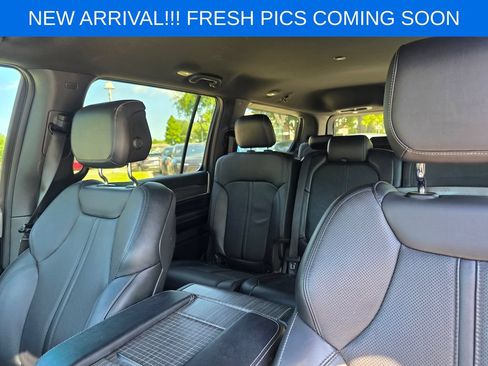 Used 2023 Jeep Wagoneer Series II RWD image 10