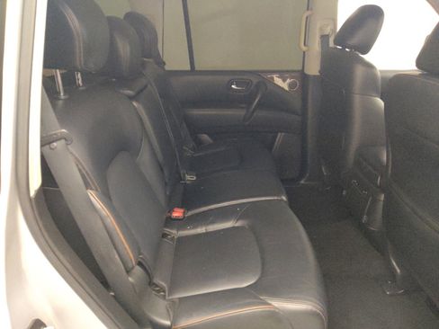 Used 2020 Nissan Armada SL image 19