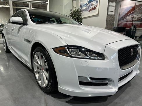 Used 2016 Jaguar XJ R-Sport RWD image 21