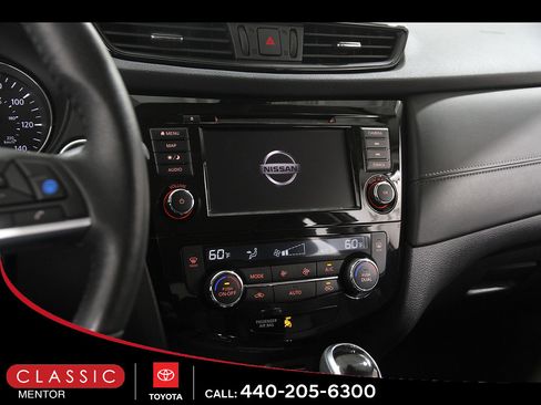 Used 2020 Nissan Rogue SL AWD/4WD image 9