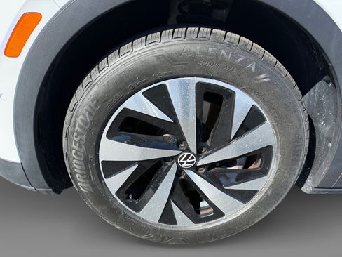 Certified 2024 Volkswagen ID.4 2WD image 9