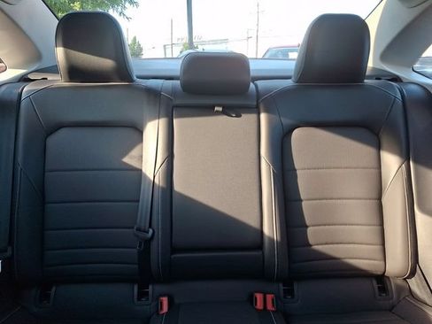 Certified 2023 Volkswagen Jetta SE w/ Panoramic Sunroof Package FWD image 19