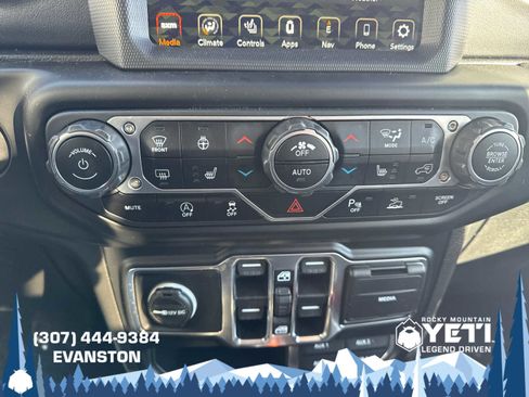 Used 2020 Jeep Gladiator Overland image 24