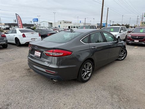 Used 2019 Ford Fusion SEL image 3