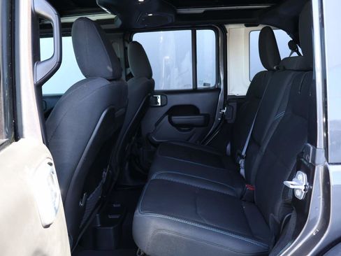 Used 2025 Jeep Wrangler Unlimited Rubicon 4xe w/ Convenience Group AWD/4WD image 10