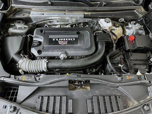 Used 2024 Cadillac XT4 Premium Luxury image 32