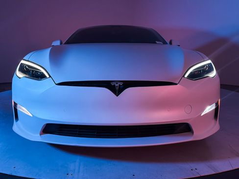 Used 2022 Tesla Model S image 5