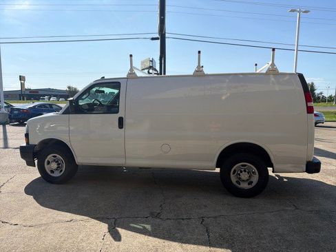 Used 2021 Chevrolet Express 2500 w/ Driver Convenience Package RWD image 7